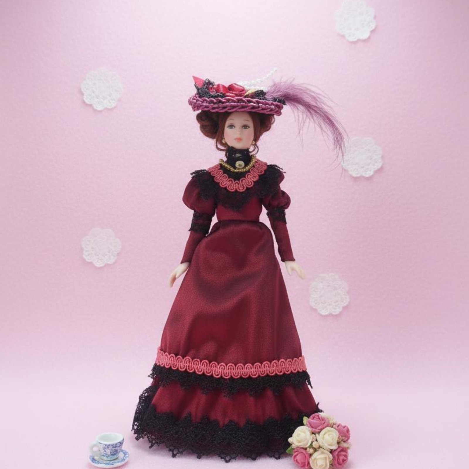 1:12 Victorian Porcelain Doll  - Vintage Collectible Porcelain Dolls 评论和价格