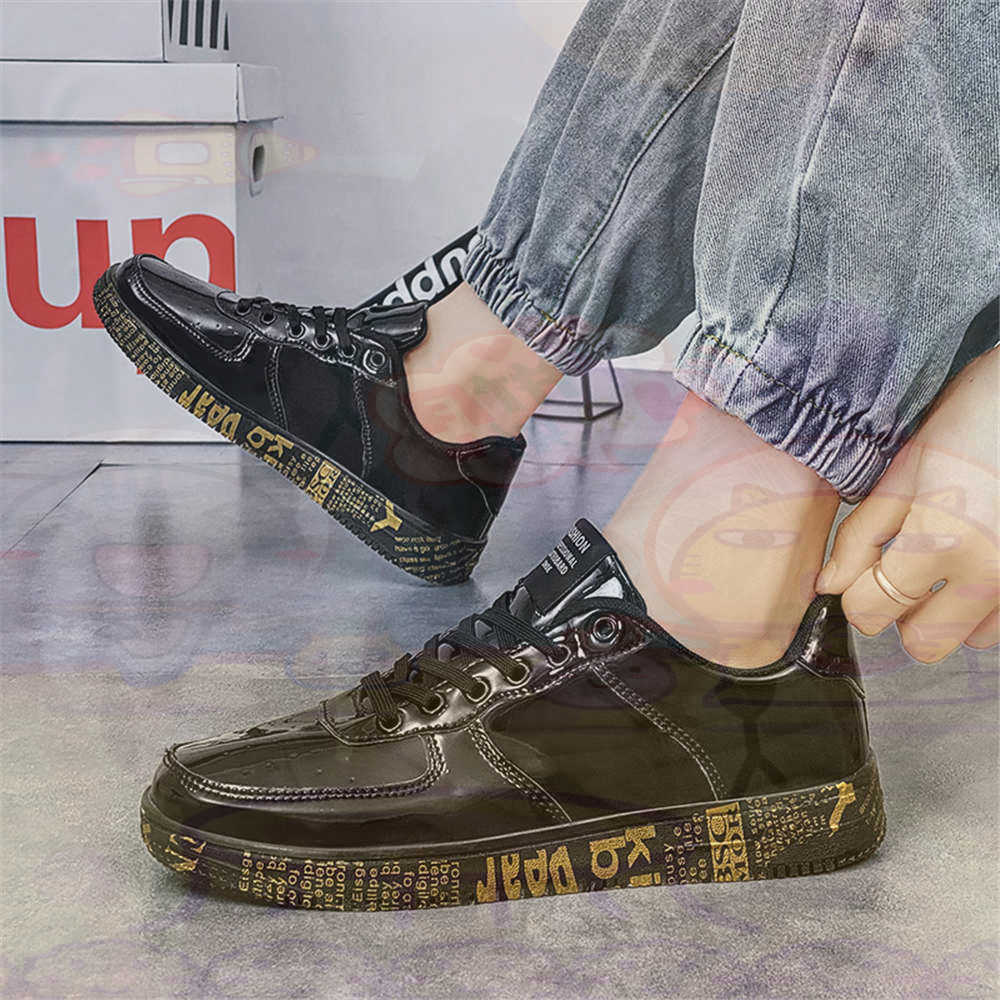 Round Foot Size 45 Sneakers Wh - Most Expensive Vintage Collection 评论和价格